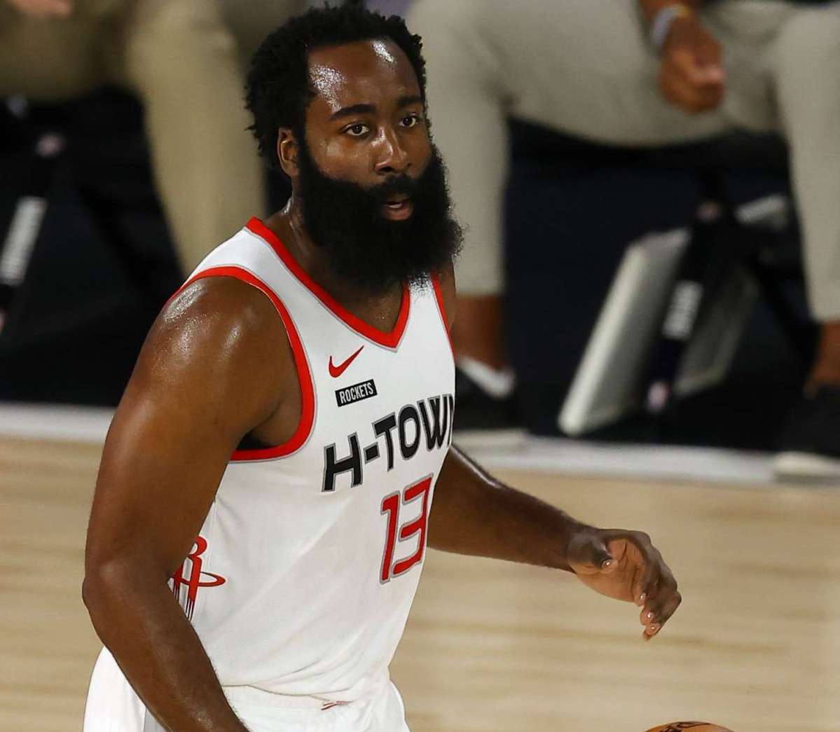 依靠精准的 依靠精准的