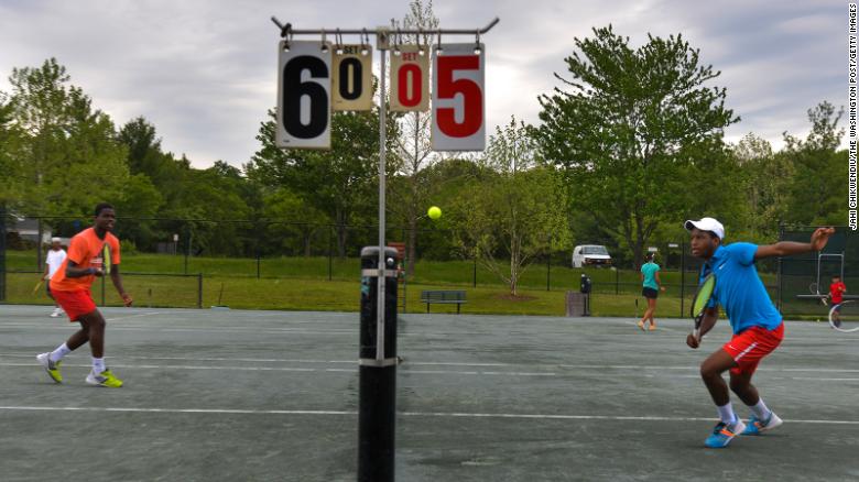 将对手逼入 将对手逼入